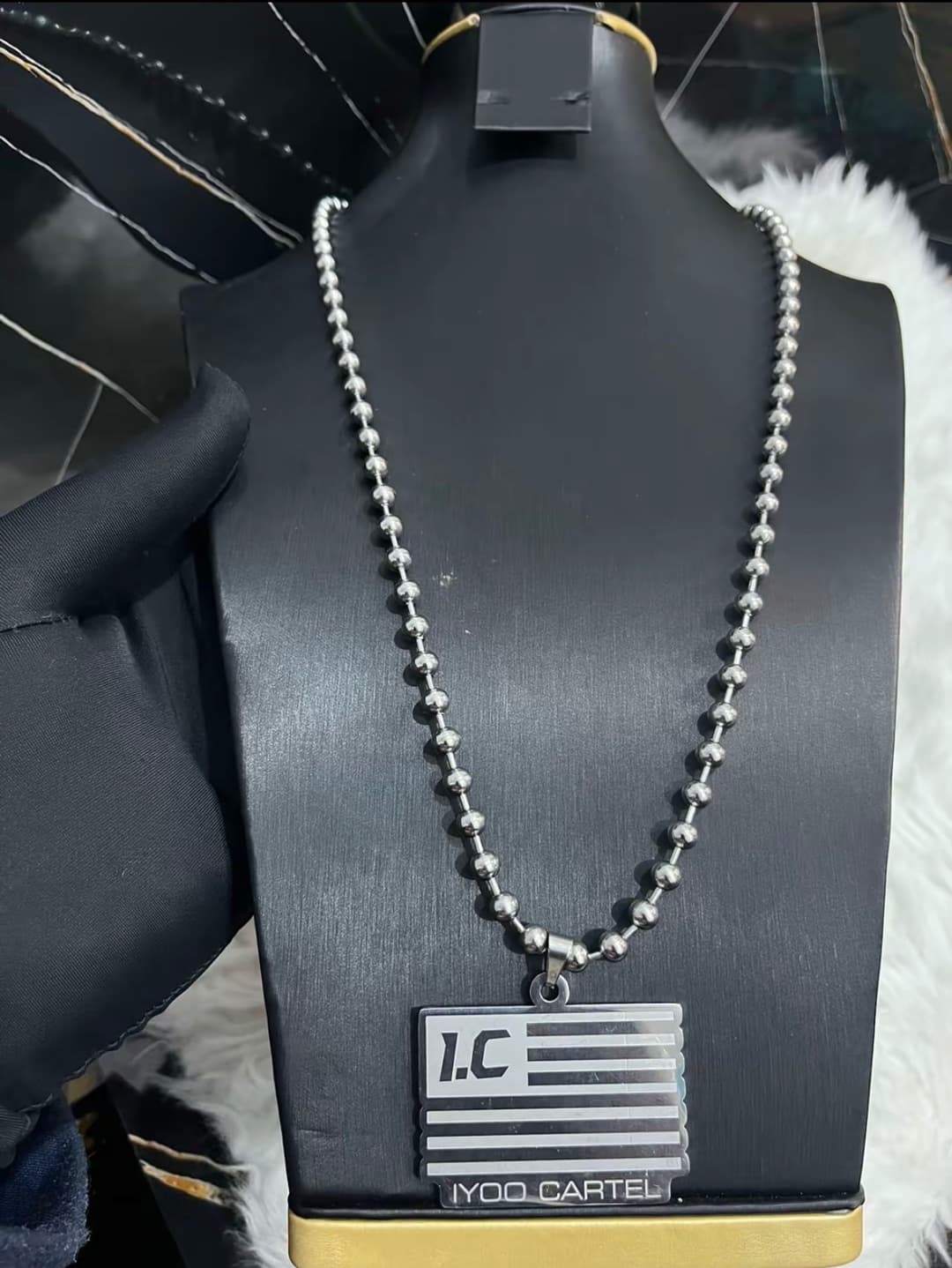 Iyoo cartel chain